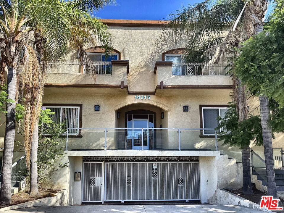 14315 Magnolia Boulevard 101, Los Angeles, CA 91423 — photo 1