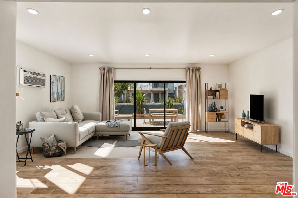 18 24th Avenue, Venice, CA 90291 — photo 1