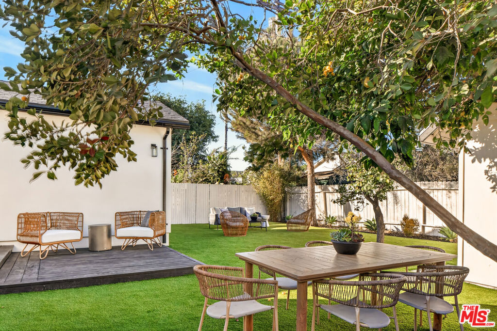 4226 Redwood Avenue, Los Angeles, CA 90066 — photo 1