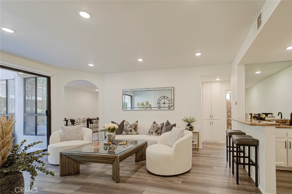 511 N Jackson 101, Glendale, CA 91206 — photo 1