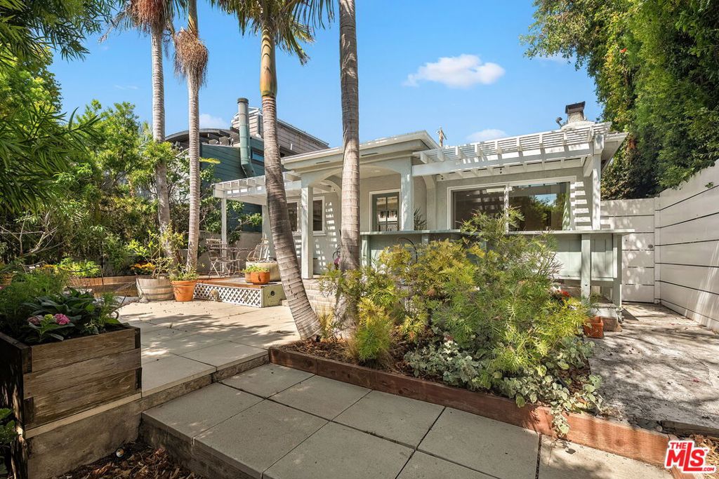 845 Amoroso Place, Los Angeles, CA 90291 — photo 1