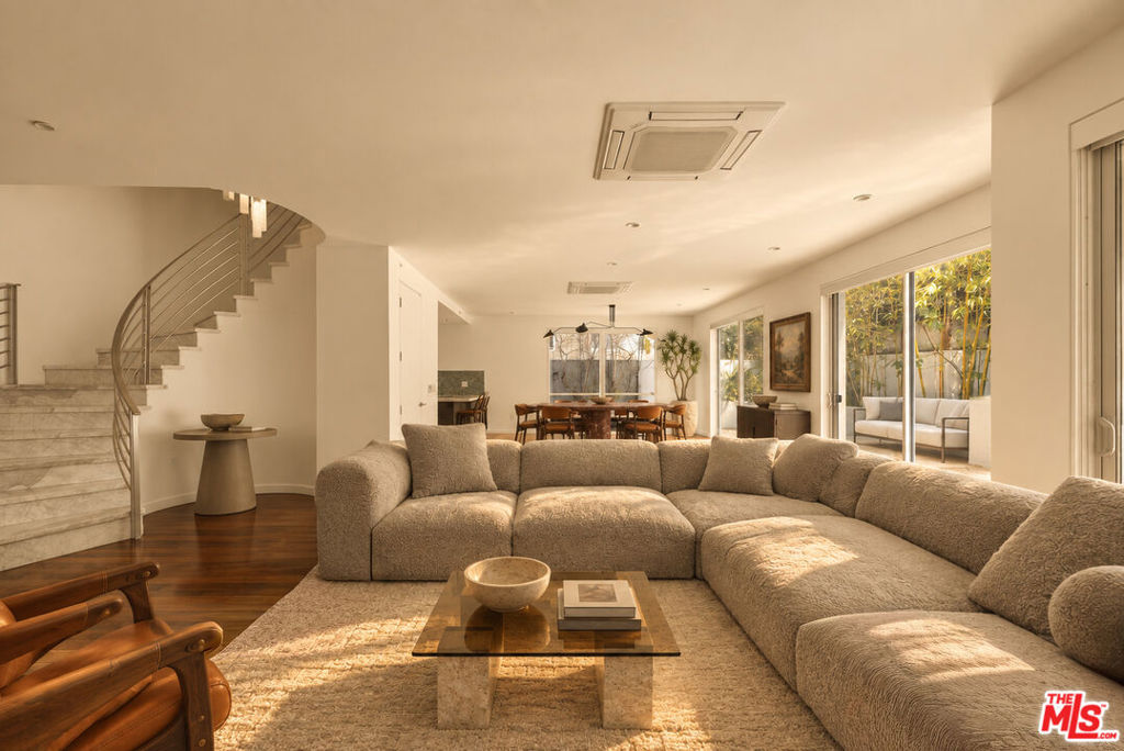 928 N Croft Avenue 102, Los Angeles, CA 90069 — photo 1