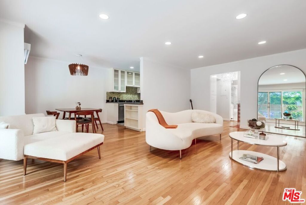 1275 Havenhurst Drive 4, West Hollywood, CA 90046 — photo 1