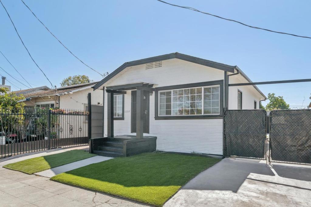 1042 69th Avenue, Oakland, CA 94621 — photo 1