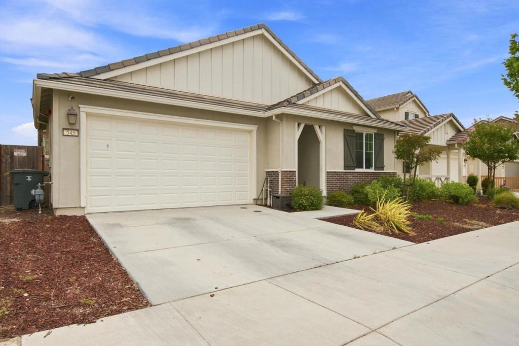545 Tanoak Street, Hollister, CA 95023 — photo 1