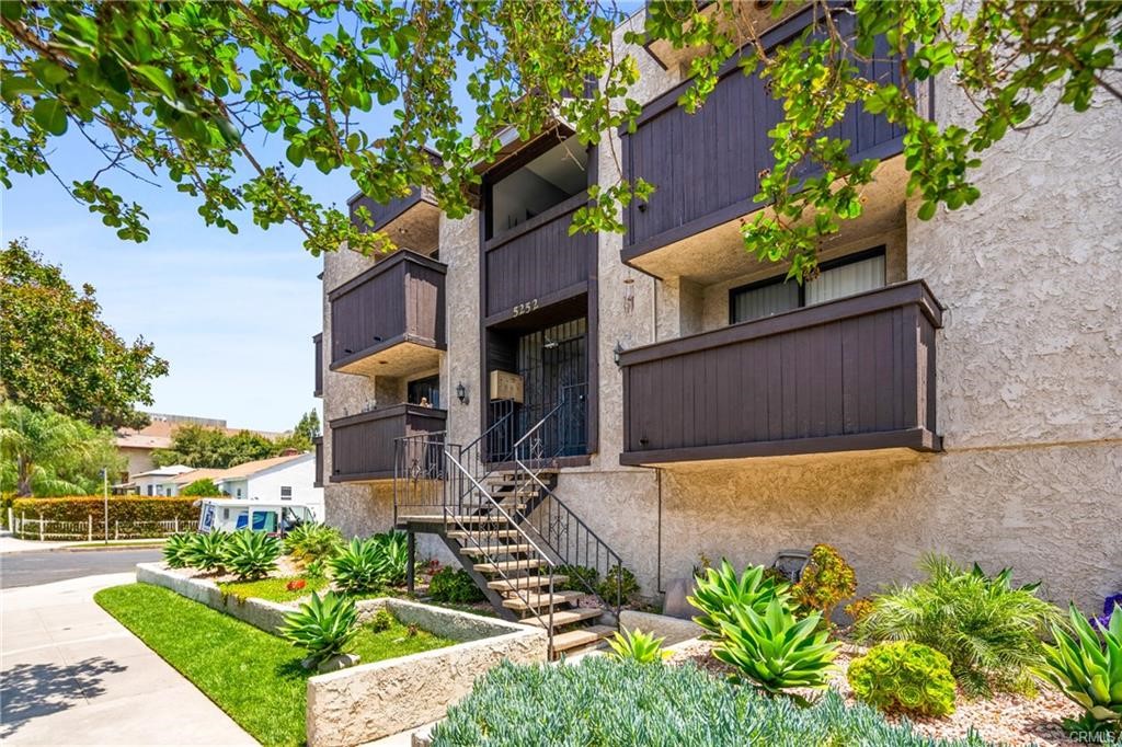 5252 Agnes 2, Valley Village, CA 91607 — photo 1