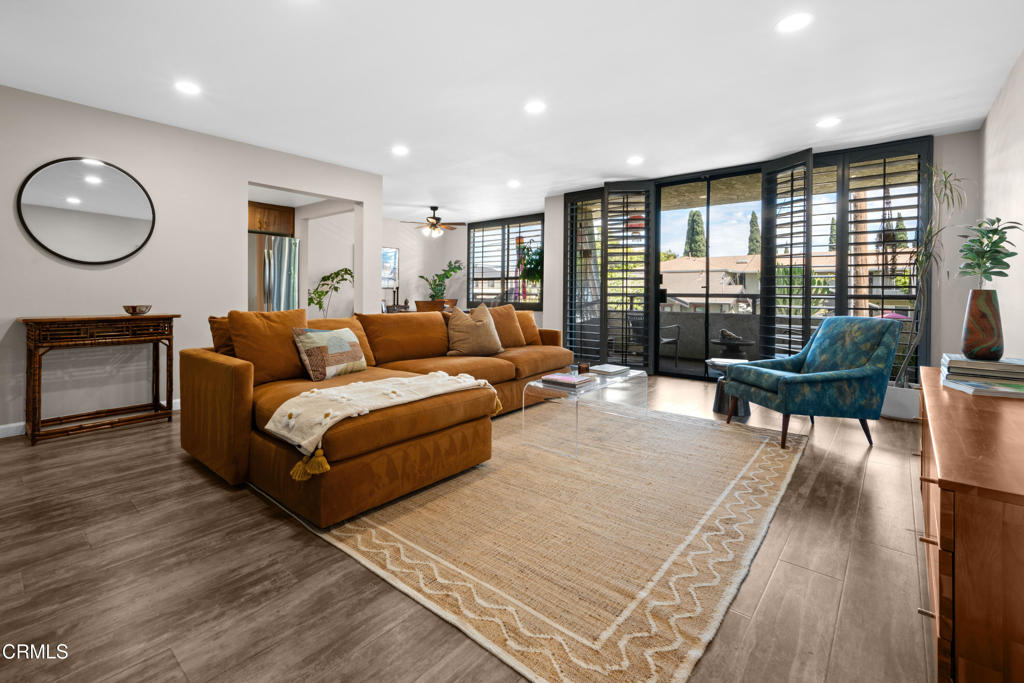 225 Hermosa Avenue 102, Long Beach, CA 90802 — photo 1