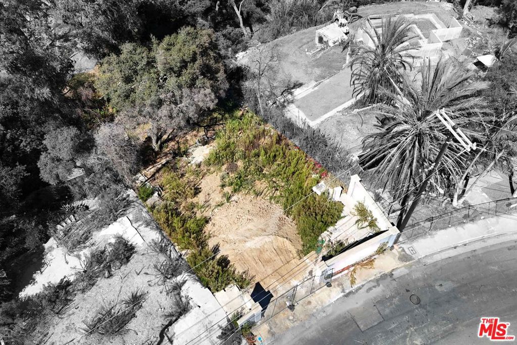 16521 Las Casas Place, Pacific Palisades, CA 90272 — photo 1