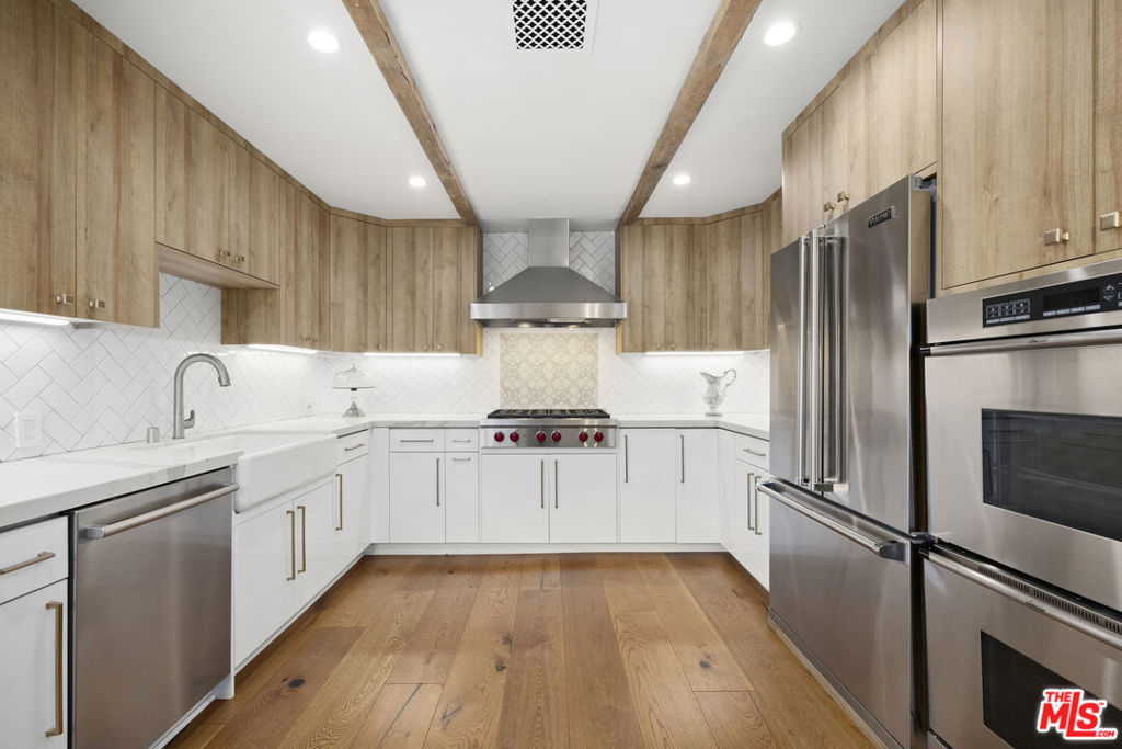 211 S Spalding Drive 109S, Beverly Hills, CA 90212 — photo 1