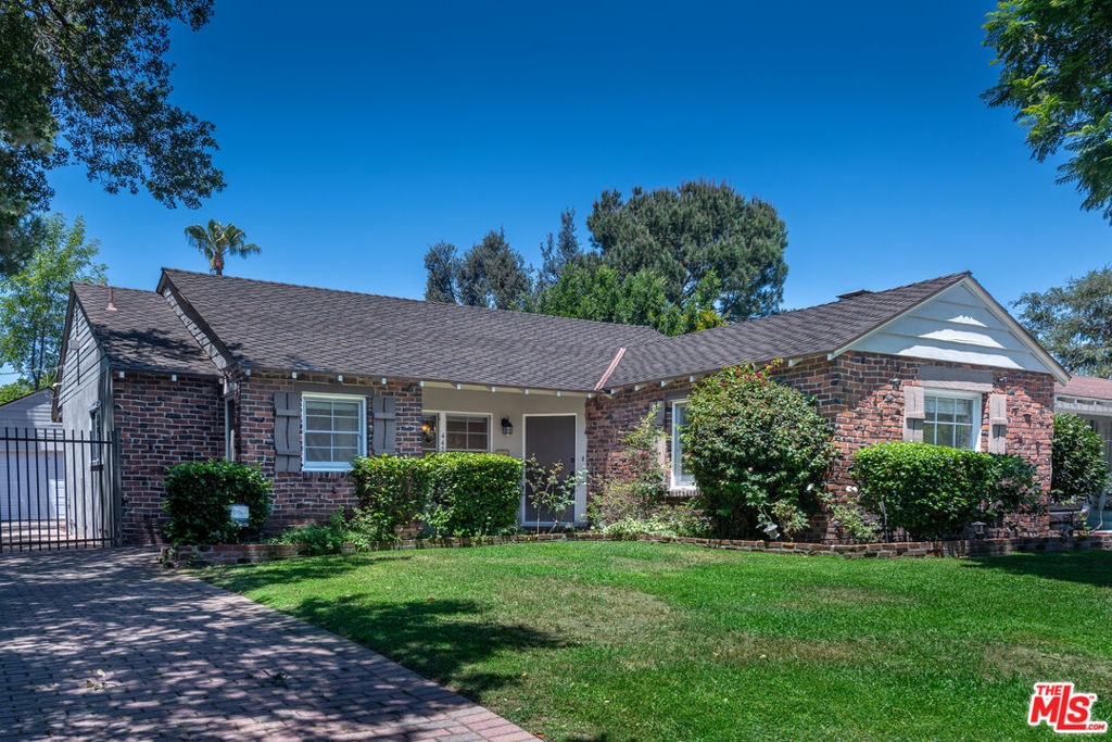 4421 Strohm Avenue, Toluca Lake, CA 91602 — photo 1