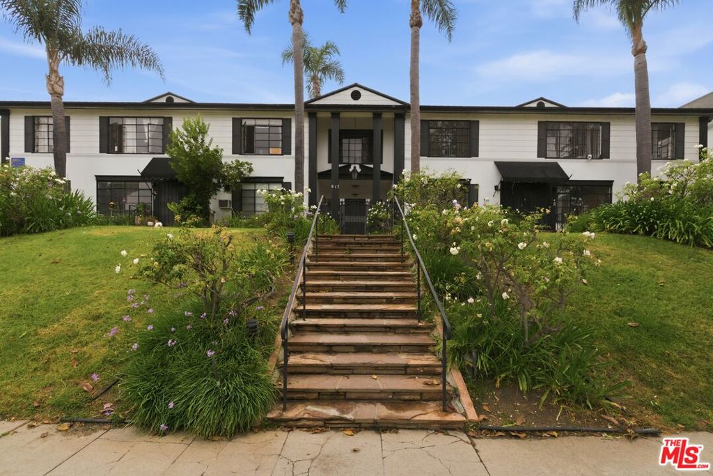 817 S Windsor Boulevard, Los Angeles, CA 90005 — photo 1