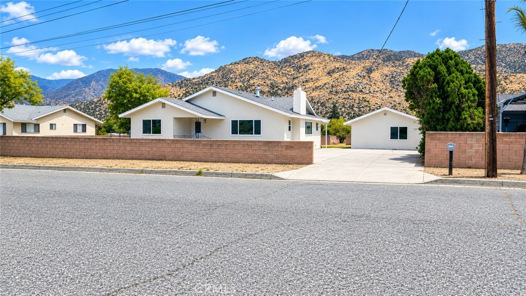 488 E Victory Avenue, Banning, CA 92220 — photo 1