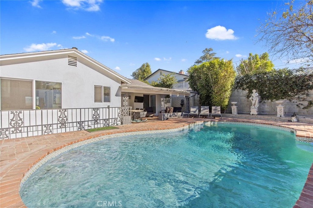 22444 Venido, Woodland Hills, CA 91364 — photo 1