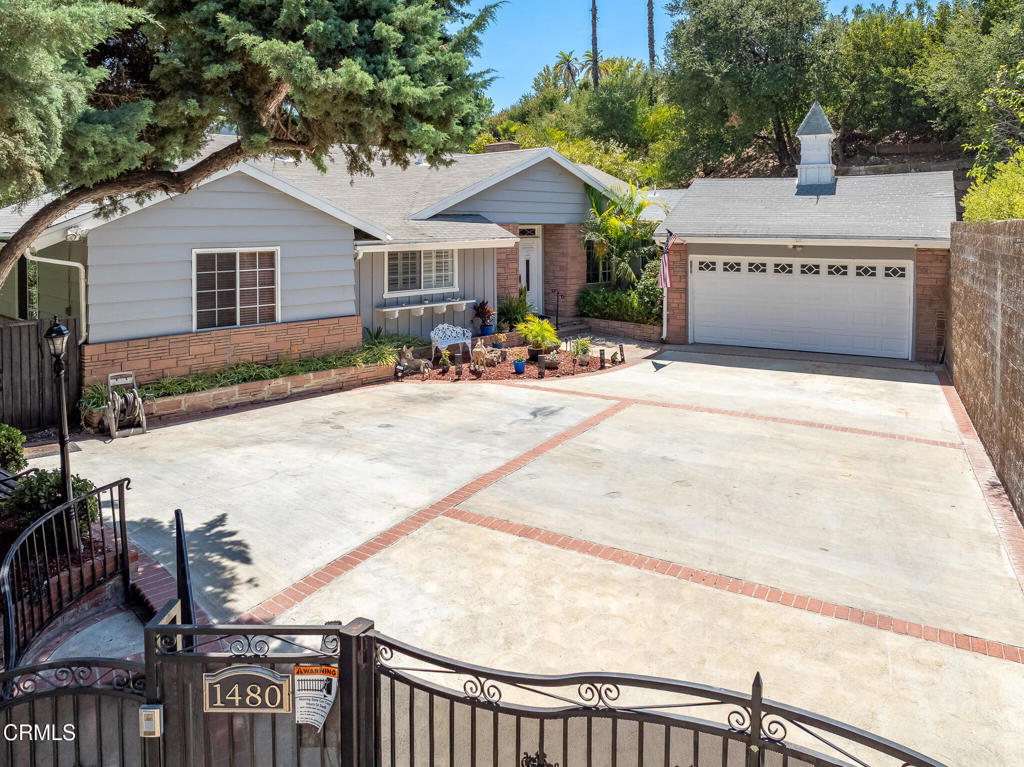 1480 E Glenoaks Boulevard, Glendale, CA 91206 — photo 1