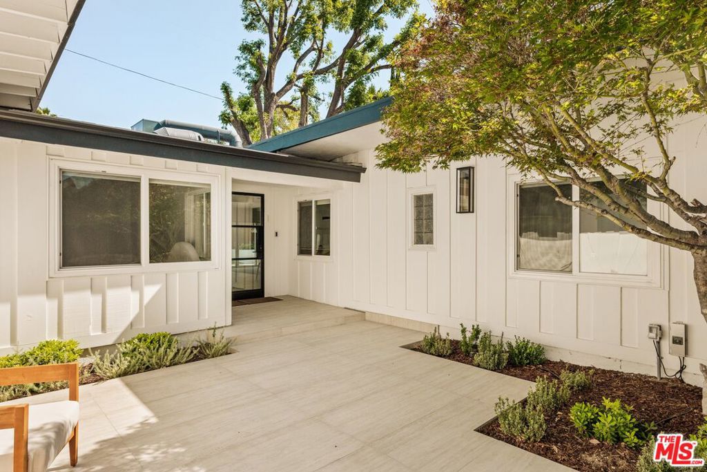23122 Bigler Street, Woodland Hills, CA 91364 — photo 1