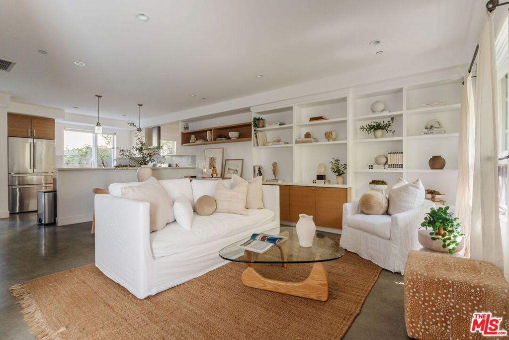 811 19th Street 2, Santa Monica, CA 90403 — photo 1