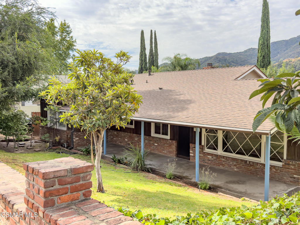 3932 Mayfield Avenue, Glendale, CA 91214 — photo 1