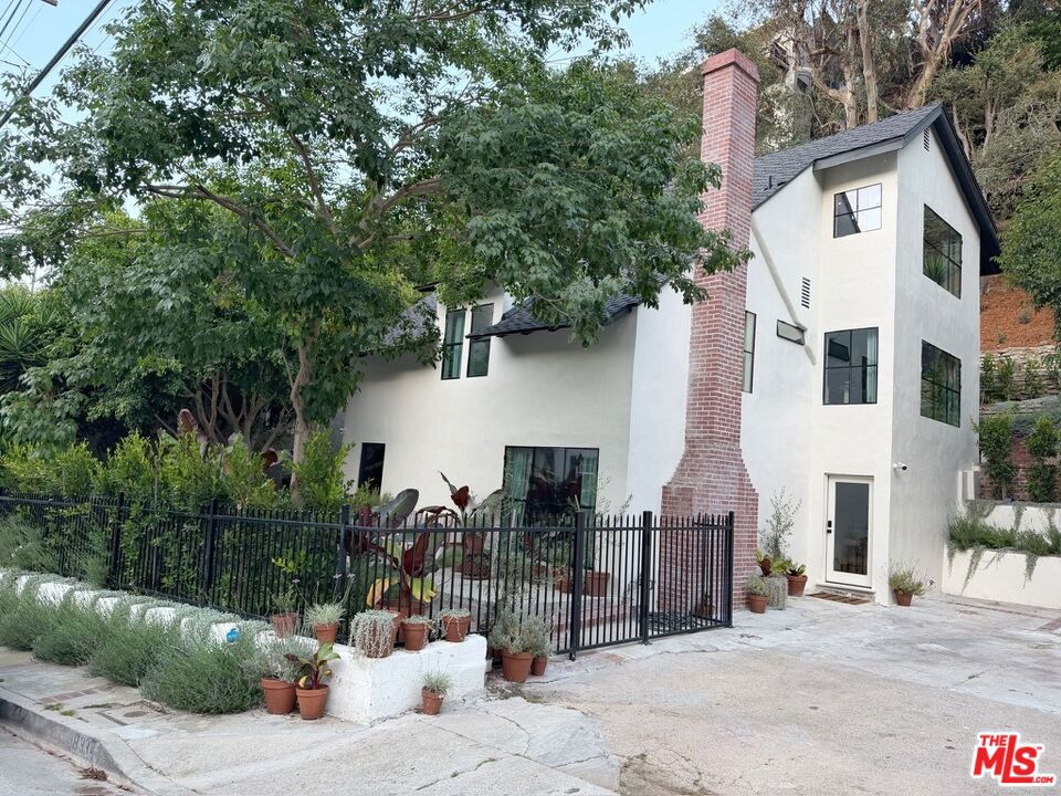8334 Kirkwood Drive, Los Angeles, CA 90046 — photo 1
