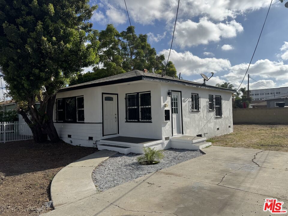 11908 Antwerp Avenue, Los Angeles, CA 90059 — photo 1