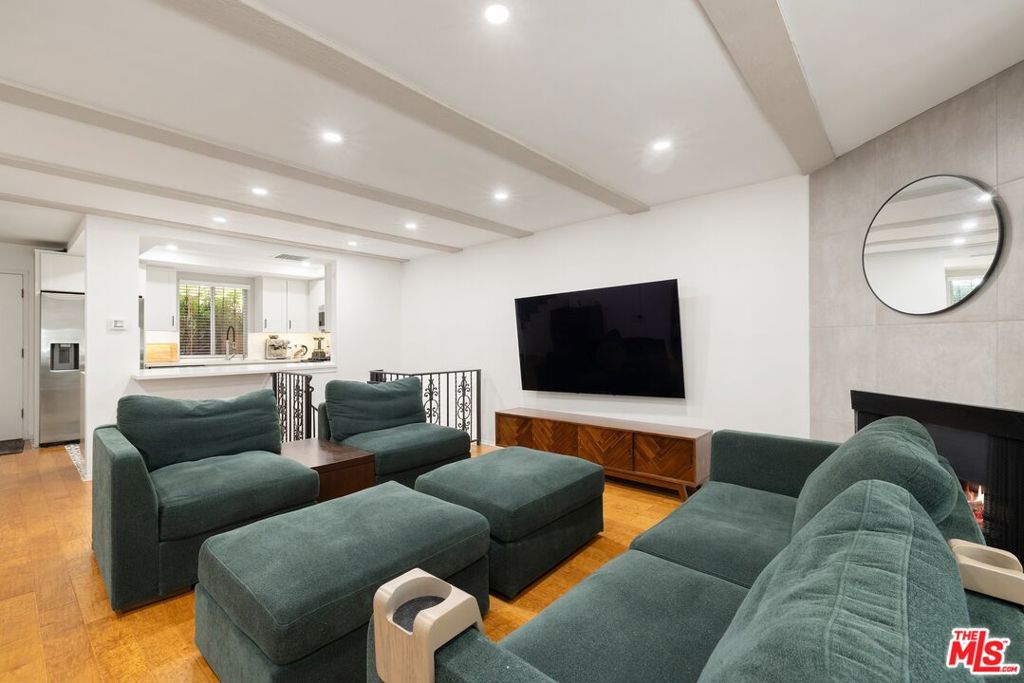 1209 Larrabee Street 4, West Hollywood, CA 90069 — photo 1