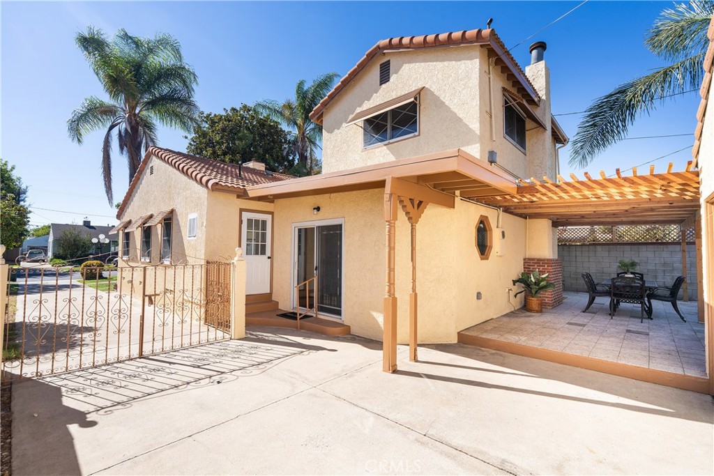 2232 N Valley Street, Burbank, CA 91505 — photo 1