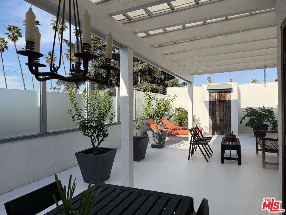 924 5th Street 10, Santa Monica, CA 90403 — photo 1