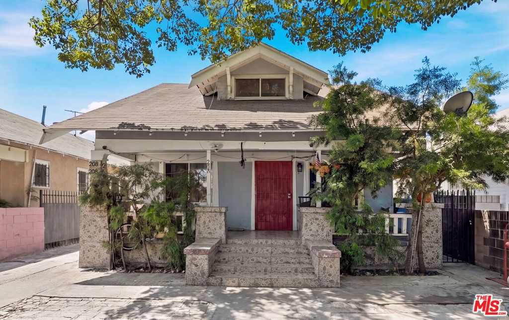 208 W 49th Street, Los Angeles, CA 90037 — photo 1
