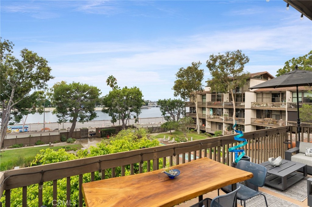 6326 Marina Pacifica Dr S, Long Beach, CA 90803 — photo 1