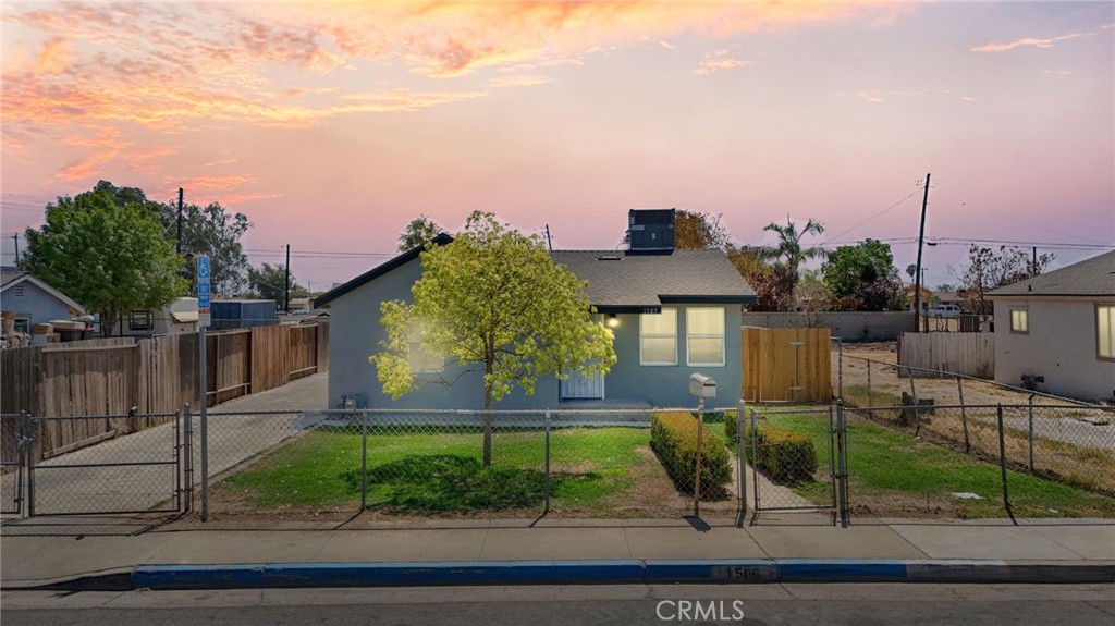 1509 Murdock, Bakersfield, CA 93307 — photo 1