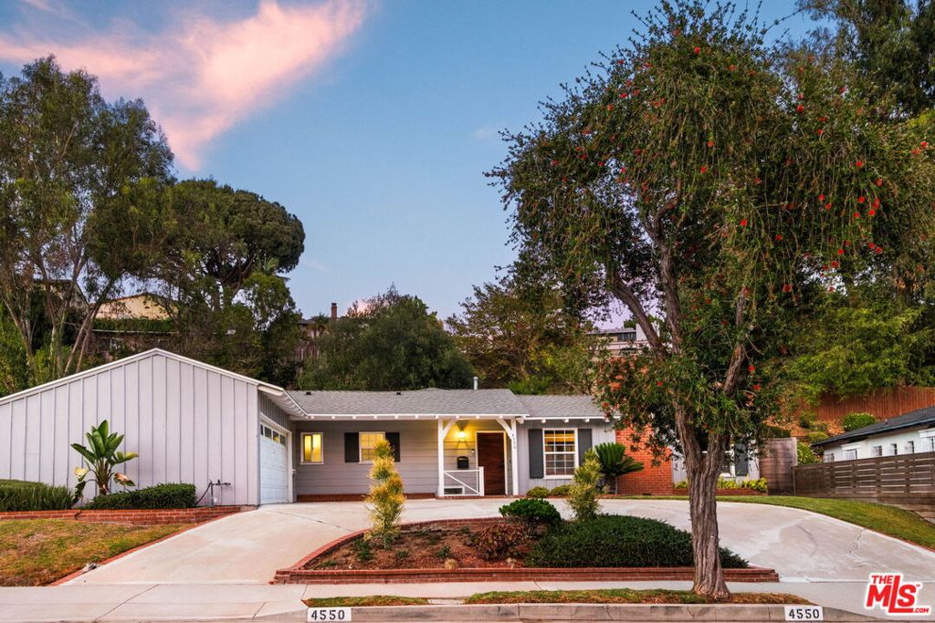 4550 S Mullen Avenue, Los Angeles, CA 90043 — photo 1