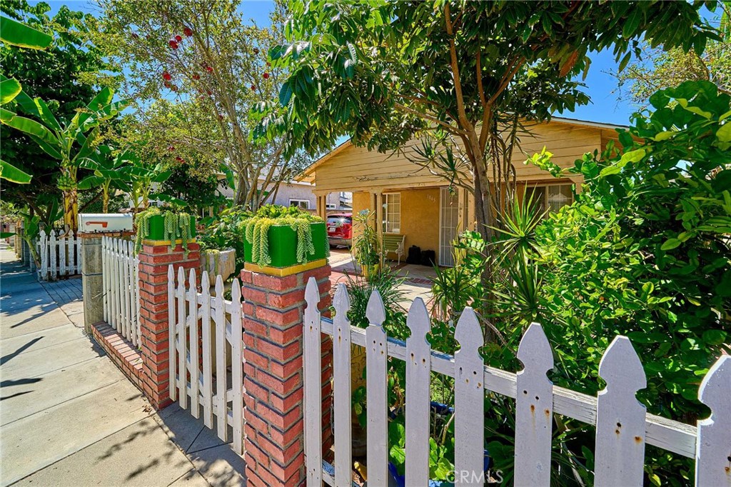 1845 Dawson, Signal Hill, CA 90755 — photo 1