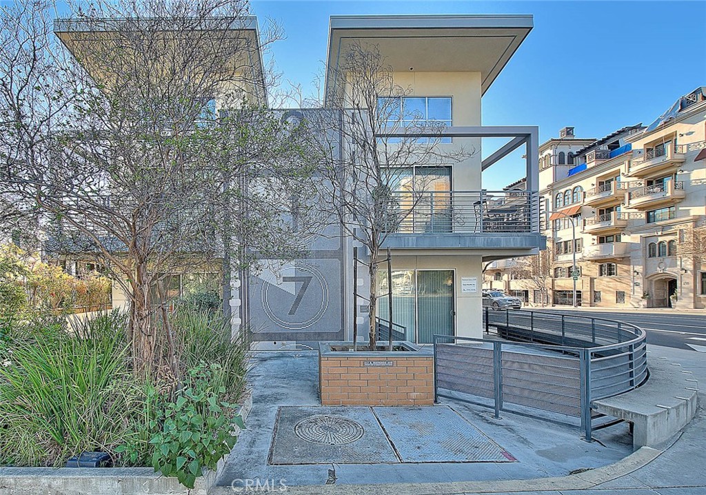217 S Marengo 110, Pasadena, CA 91101 — photo 1