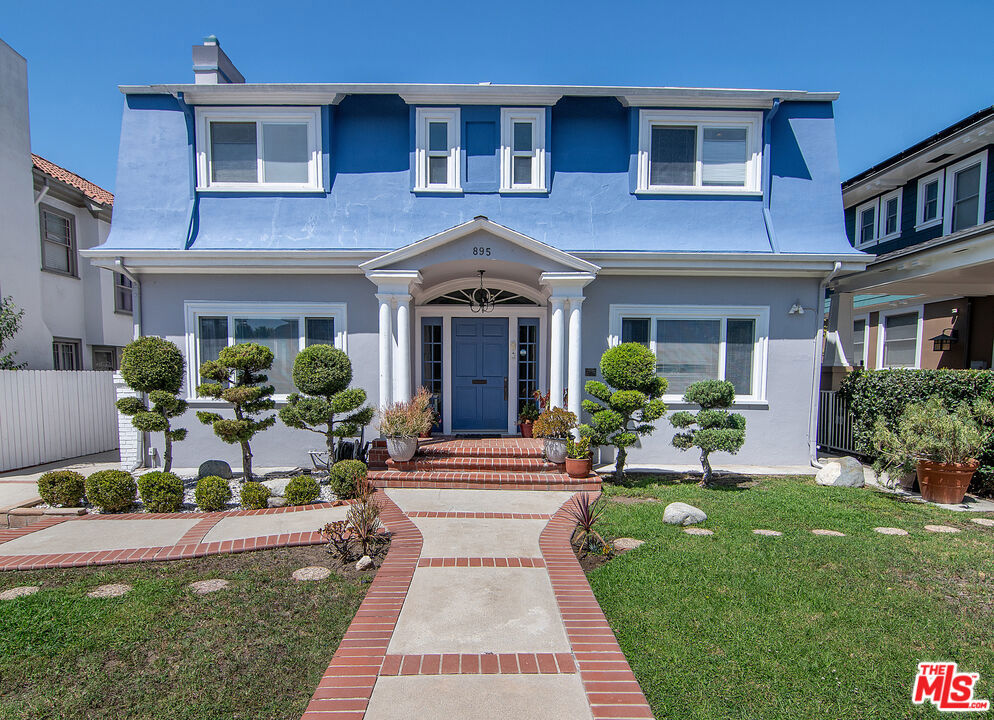 895 S Bronson Avenue, Los Angeles, CA 90005 — photo 1