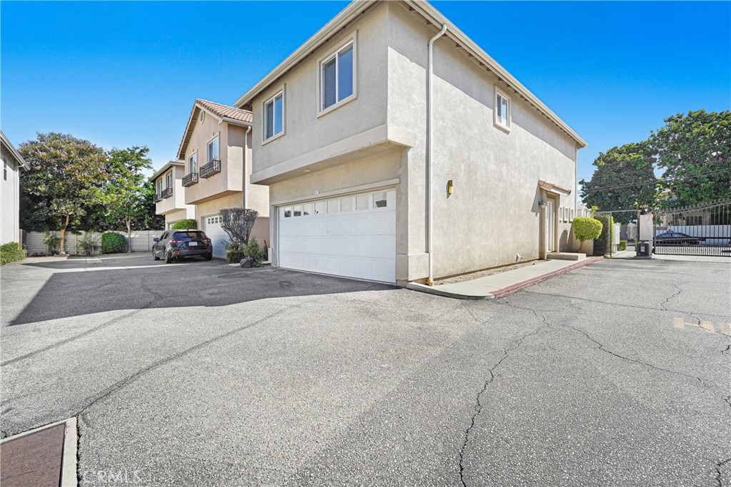 9315 Burnet Ave 117, North Hills, CA 91343 — photo 1
