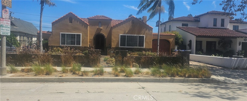 840 S Dunsmuir, Los Angeles, CA 90036 — photo 1