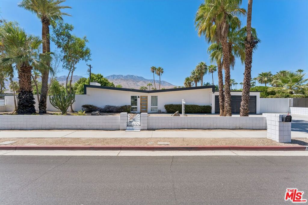 547 N Farrell Drive, Palm Springs, CA 92262 — photo 1