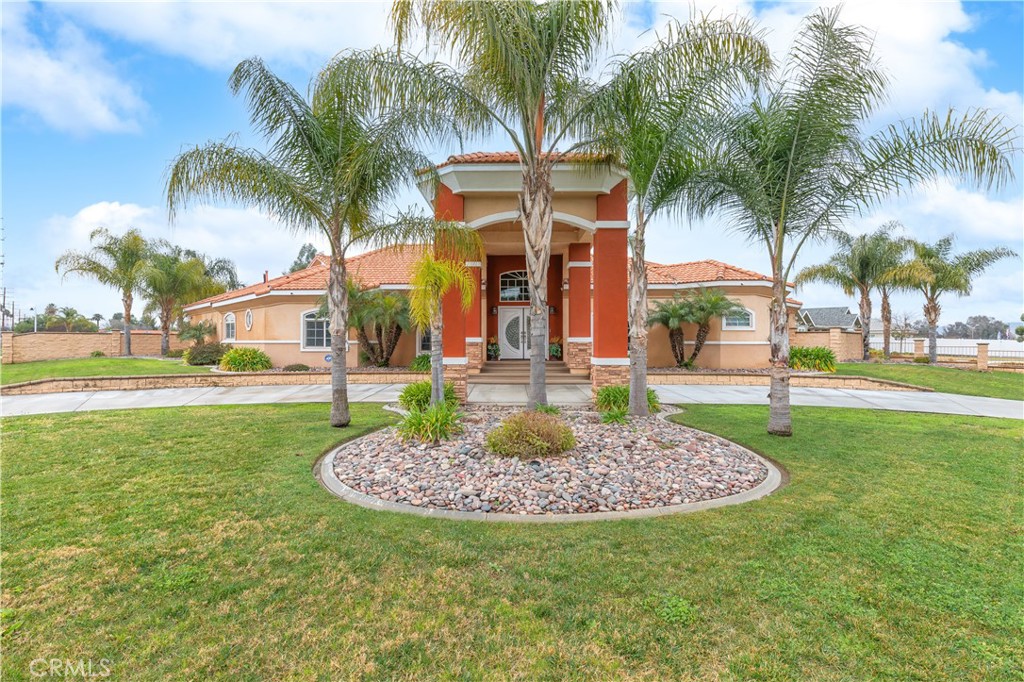 947 W Commonwealth Avenue, Hemet, CA 92543 — photo 1