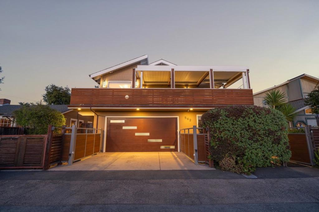 562 36th Avenue, Santa Cruz, CA 95062 — photo 1