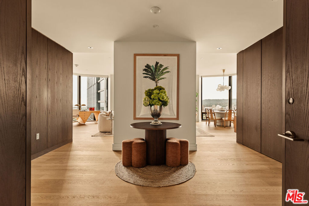 211 W Elm Court 29A, Los Angeles, CA 90067 — photo 1