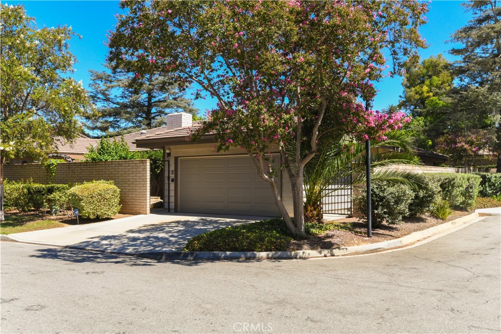 5468 Apricot Lane, Riverside, CA 92506 — photo 1
