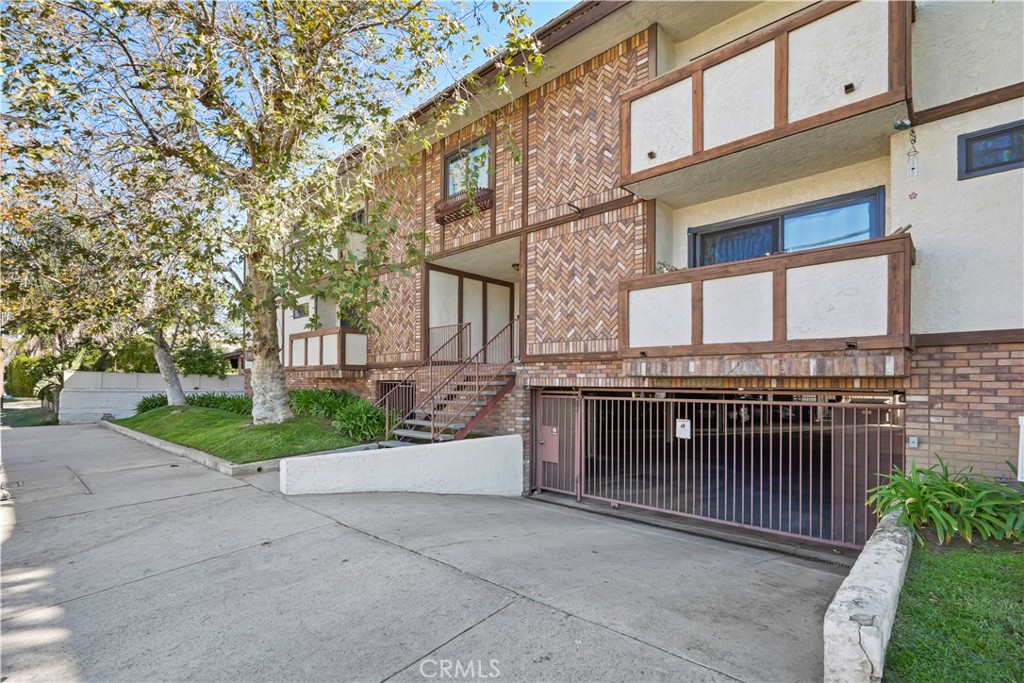 6250 Fulton 108