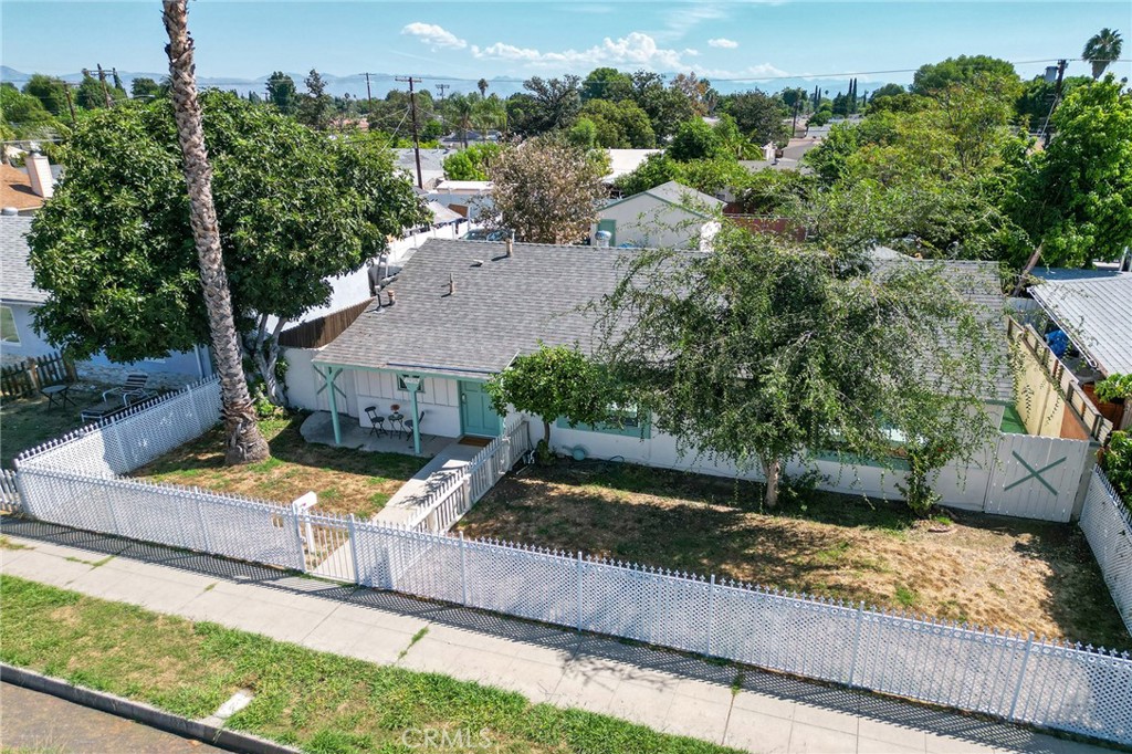 7938 Lindley, Los Angeles, CA 91335 — photo 1