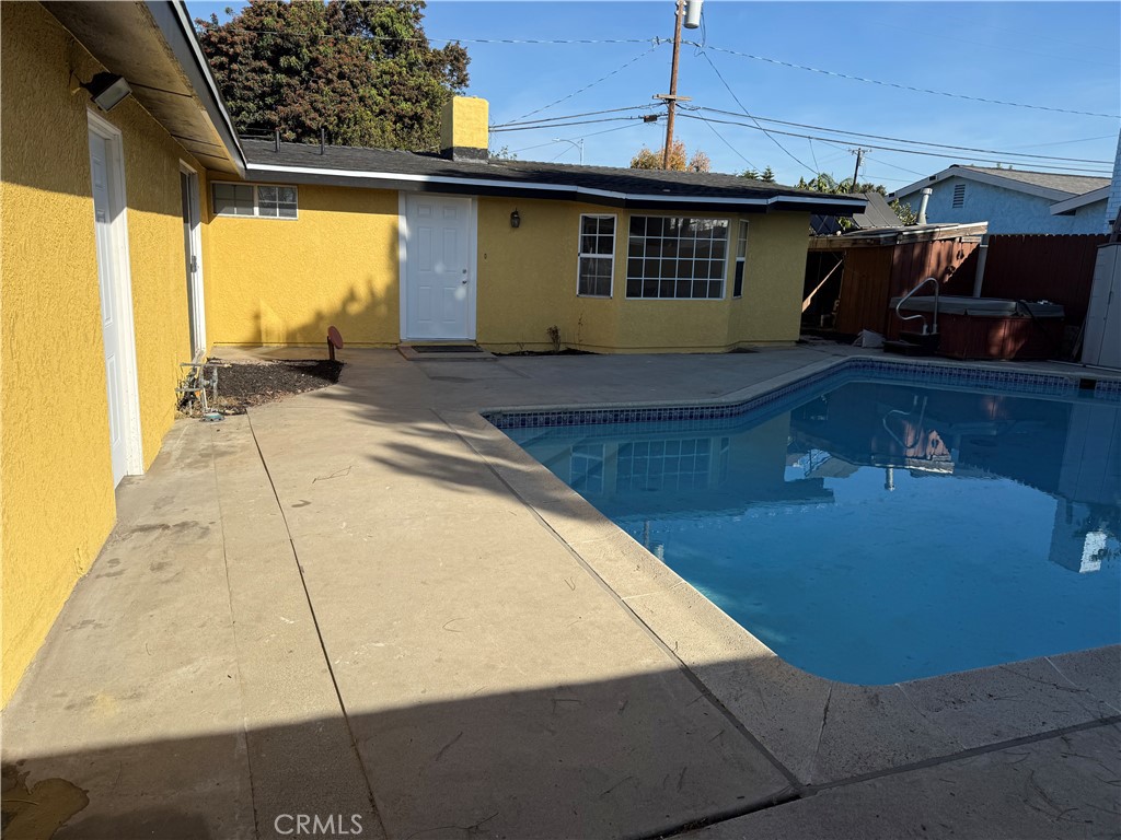 2435 W Broadway, Anaheim, CA 92804 — photo 1