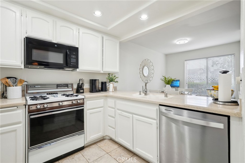 22230 S Vermont Avenue 102B, Torrance, CA 90502 — photo 1