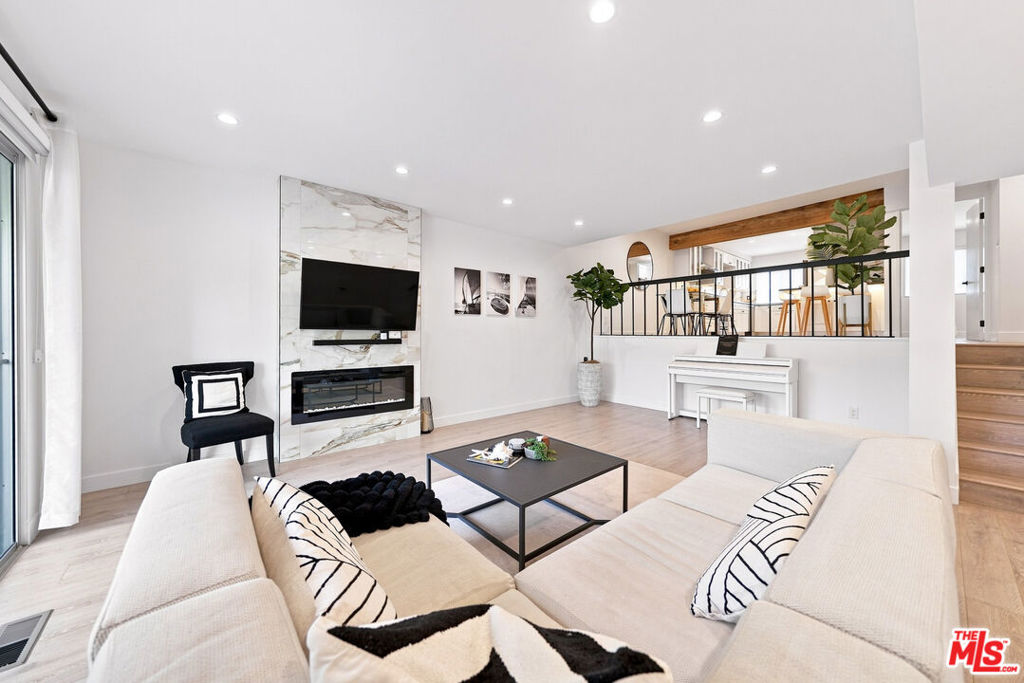 13235 Fiji Way F, Los Angeles, CA 90292 — photo 1