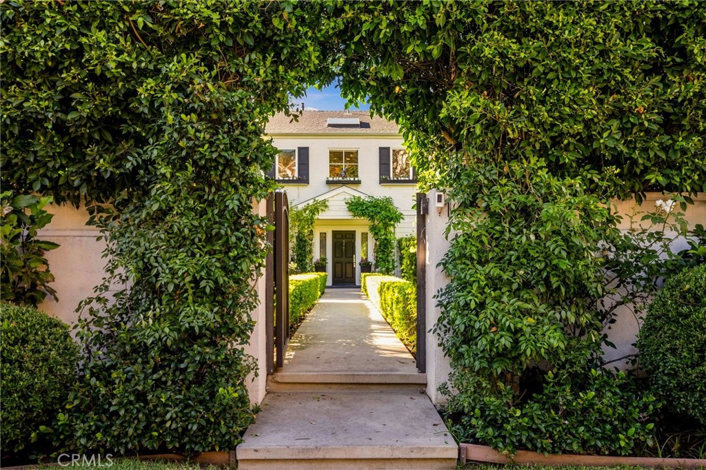 14647 Valley Vista Boulevard, Sherman Oaks, CA 91403 — photo 1