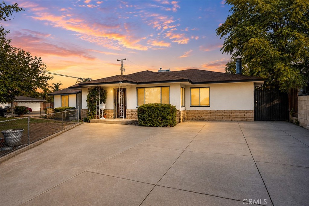 701 Normandy, Bakersfield, CA 93306 — photo 1