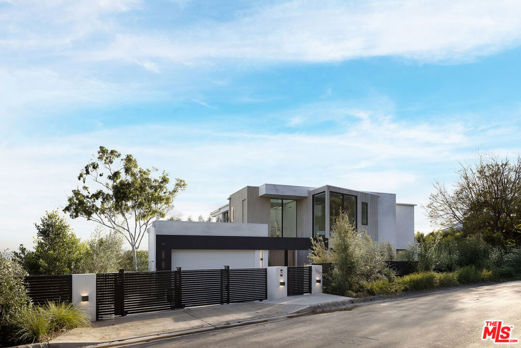 1660 Casale Road, Pacific Palisades, CA 90272 — photo 1