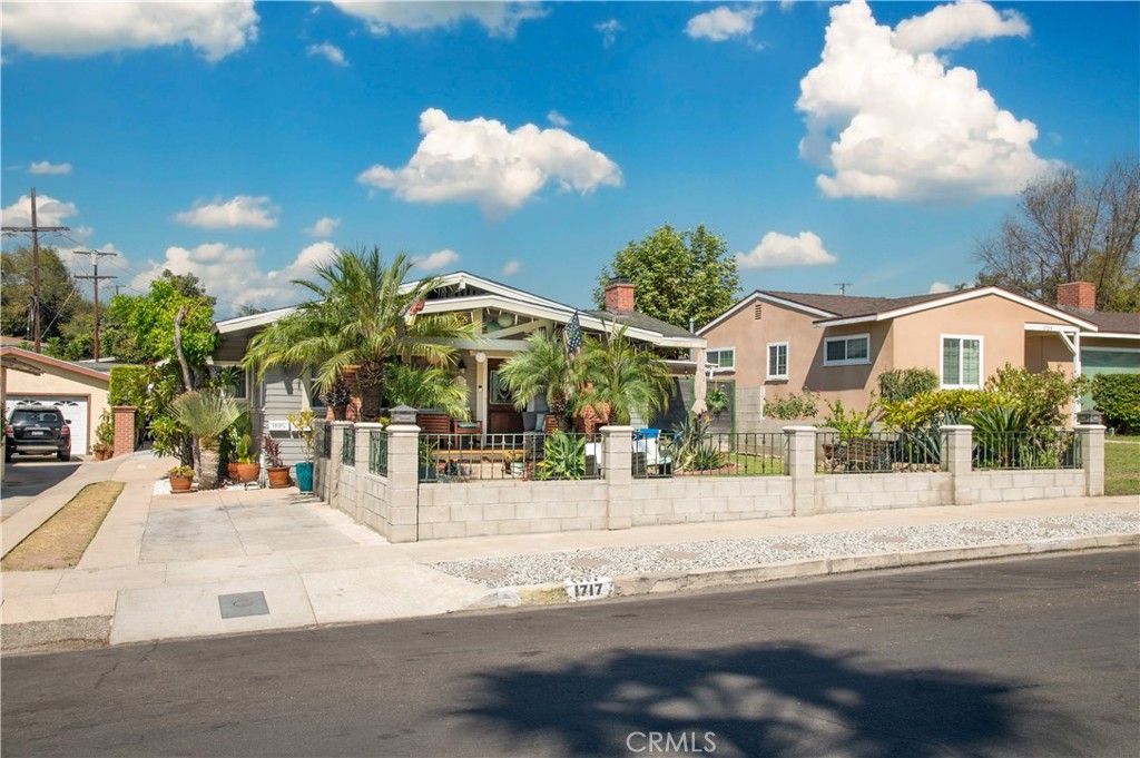 1717 Phillips Way, Highland Park, CA 90042 — photo 1