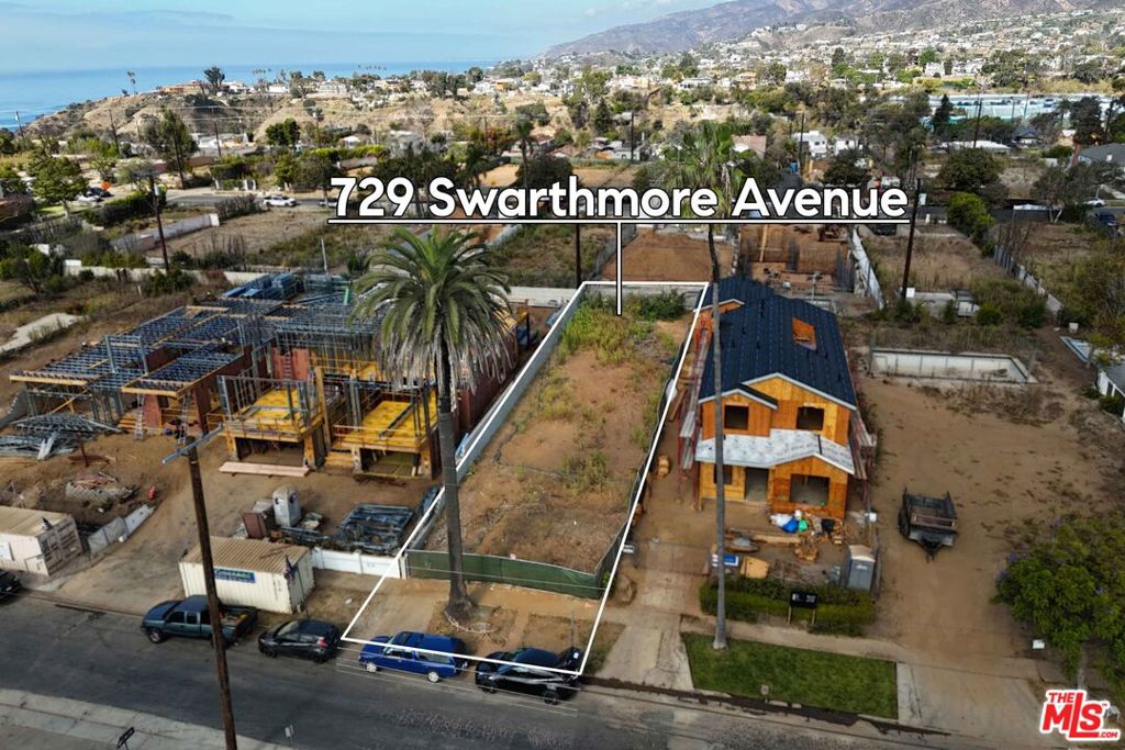 729 Swarthmore Avenue, Los Angeles, CA 90272 — photo 1